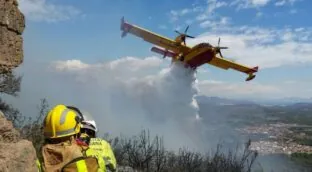 El PP pide al Gobierno que amplíe el límite de 80 horas para los pilotos que extinguen incendios