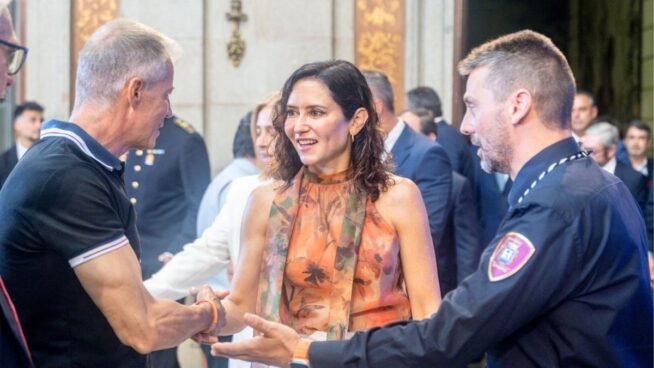 Ayuso defiende celebrar «en libertad» la religión, también la judía, «cada vez más perseguida»