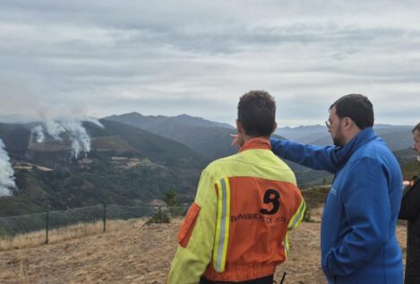 El incendio de Ibias, único activo en Asturias, que registra otros cinco controlados
