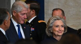 Bill Clinton exige que su audiencia sobre el caso Epstein sea pública y no a puerta cerrada