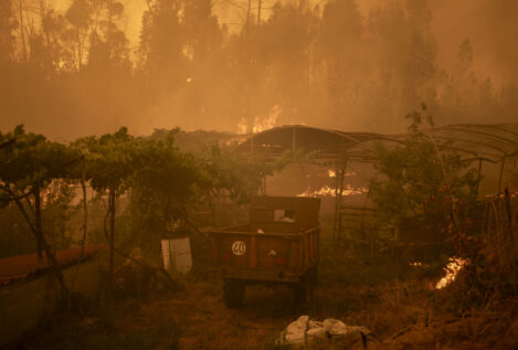 Los incendios interrumpen el Camino de Santiago en León