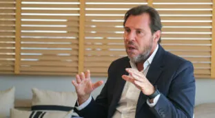 Puente minimiza los problemas en los trenes: «Un sistema en caos no crece a dos dígitos»