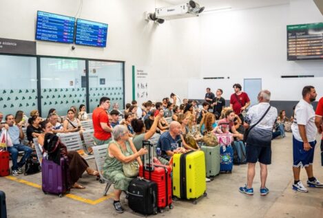 Renfe mantiene interrumpida la circulación de trenes entre Galicia y Madrid por los incendios
