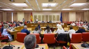 El PSOE y sus socios salvan a Sánchez y a ocho ministros de comparecer en el Congreso