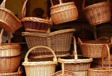 El truco perfecto para eliminar la arena de tu capazo, según Pía Nieto