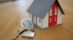 Las viviendas unifamiliares resisten la caída del mercado y ya suponen el 25% de las ventas