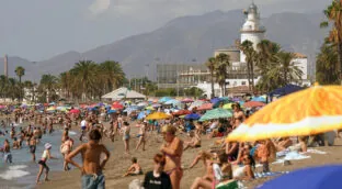 Andalucía exige a Aagesen el control integral sobre la gestión de su litoral