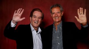 Spotify veta en Estados Unidos dos canciones emblemáticas del Dúo Dinámico