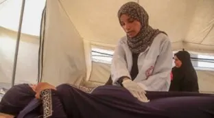 El 43% de las embarazadas y lactantes en Gaza están desnutridas, alerta Save the Children