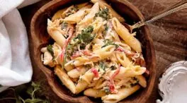 Las dos ensaladas de pasta saciantes que sirven en restaurantes (y puedes hacer en casa)
