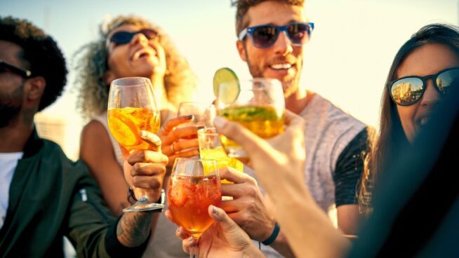 Las marcas de alcohol apuestan con fuerza por las bebidas 0,0 ante el 'boom' de su consumo