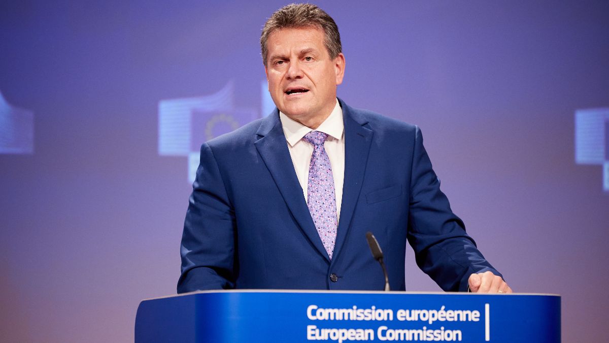 La UE cierra el acuerdo formal con EEUU para un arancel general del 15%