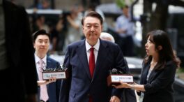 El expresidente coreano Yoon impide su arresto desnudándose delante del equipo de fiscales