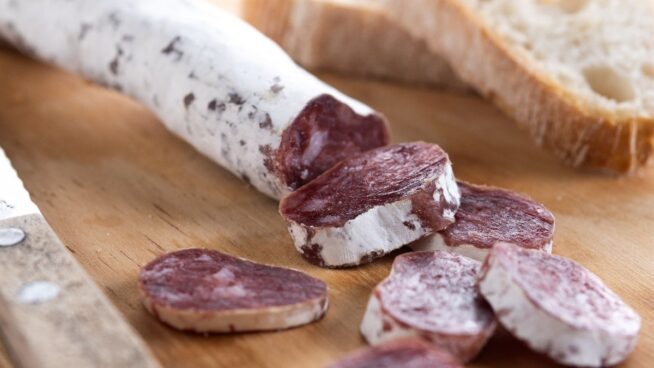 Consumo alerta de la presencia de salmonela en un fuet distribuido en ocho comunidades