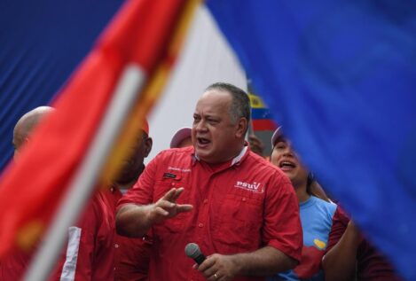 El Gobierno de Maduro ironiza con la idea de una invasión de EEUU: «Vendedera de humo»
