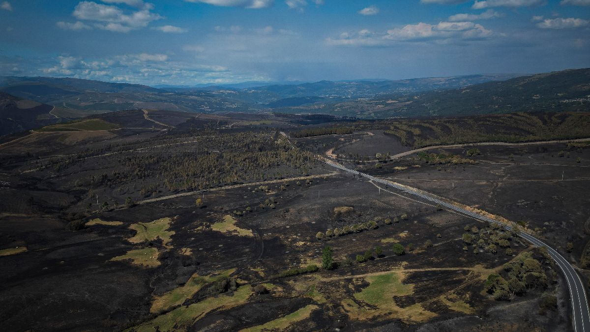 La Xunta alega que los bomberos retirados eran urbanos y las tareas en Orense son forestales