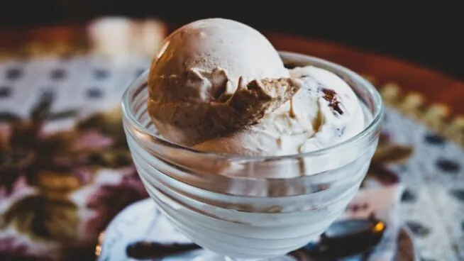 El helado cremoso casero de Arguiñano: con frutos secos y leche condensada