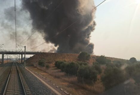 Reanudada la línea de trenes entre Madrid y Andalucía por un incendio en una fábrica