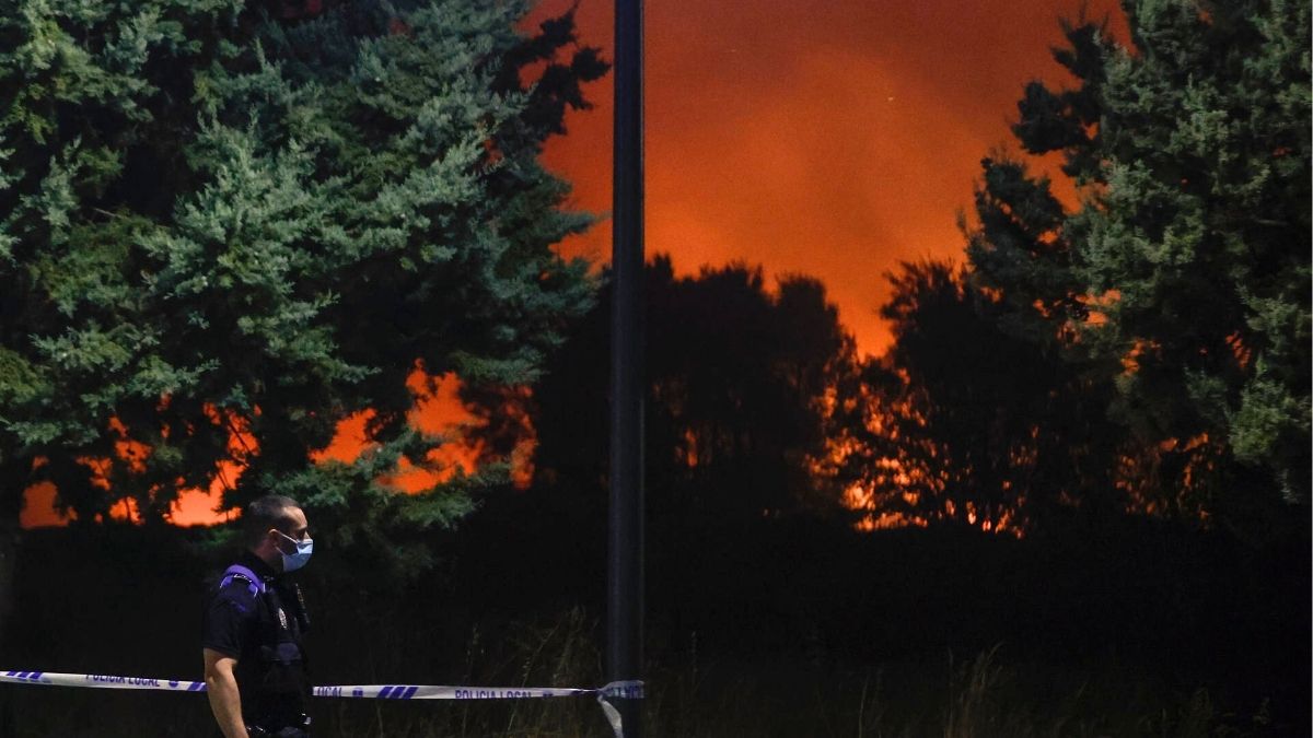 El incendio de Tres Cantos (Madrid) evoluciona favorablemente y está perimetrado