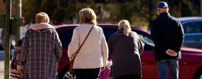 Los pensionistas españoles ganan un 17% más que en la UE y los trabajadores un 4% menos