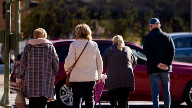 Los pensionistas españoles ganan un 17% más que en la UE y los trabajadores un 4% menos