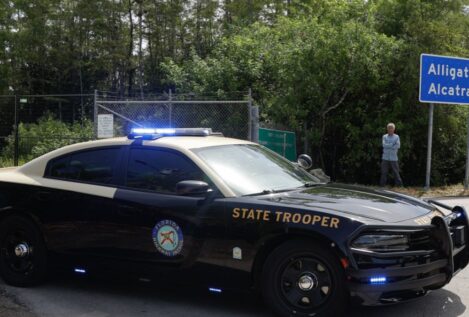 Una juez prohíbe el ingreso de nuevos inmigrantes en ‘Alligator Alcatraz’