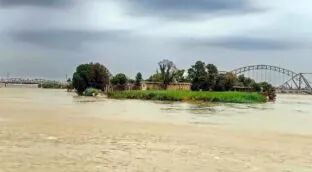 Ascienden a más de 390 los muertos por las lluvias monzónicas en Pakistán e India