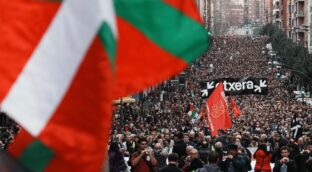 PSOE y Sumar se oponen en el Congreso a acabar con los homenajes a etarras