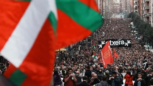 PSOE y Sumar se oponen en el Congreso a acabar con los homenajes a etarras
