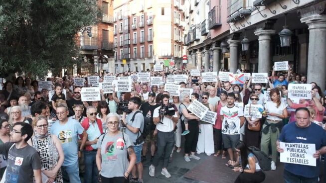 Un millar de personas reclama la dimisión de Mañueco y Quiñones por los incendios