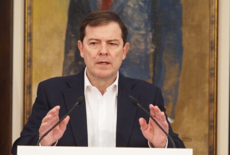 Mañueco defiende que se actuó contra el fuego desde el inicio, pero que hubo un «cóctel perverso»
