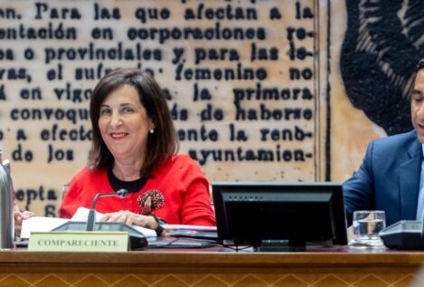 Robles reprocha a las autonomías del PP la falta de prevención y los retrasos al pedir medios