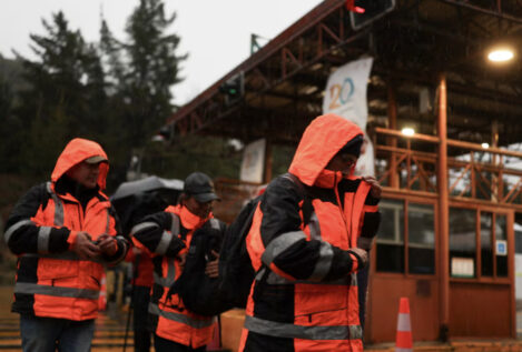 Hallan los restos de tres de los cinco hombres atrapados en la gran mina de El Teniente (Chile)