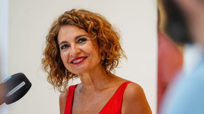 Montero afirma que «por supuesto» el Gobierno presentará un proyecto de presupuestos