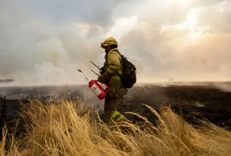 Muere un bombero al volcar una autobomba en los trabajos de extinción de incendios en León