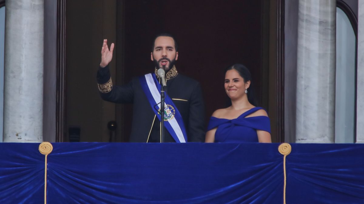 El Salvador da el primer paso para que Bukele pueda ser elegido presidente de forma indefinida