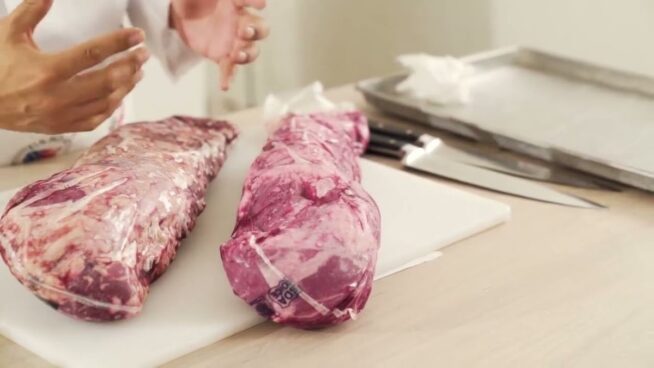 Ni al sol, ni en la mesa: este es el motivo por el que no deberías descongelar la carne así