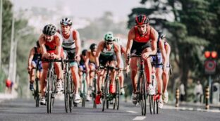 Estas son las nuevas normas de la DGT para motoristas y ciclistas este verano