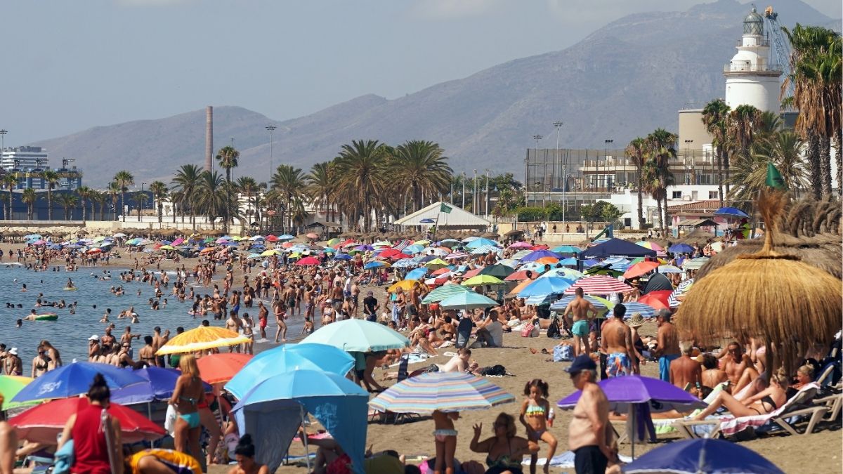 Una ola de calor llega este domingo a la Península, con máximas de casi 45 °C