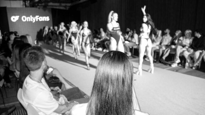 OnlyFans, la IA y la falsa cercanía del porno amateur