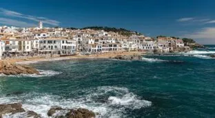 Ni Begur, ni Cadaqués: este es el pueblo menos masificado de la Costa Brava con bellas calas