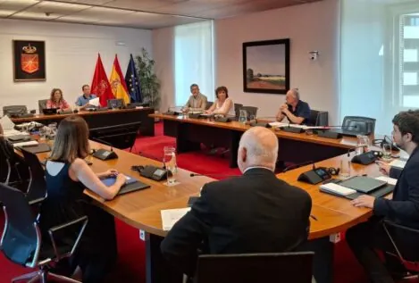 El Parlamento de Navarra rechaza que Chivite y Barkos comparezcan por el 'caso Cerdán'