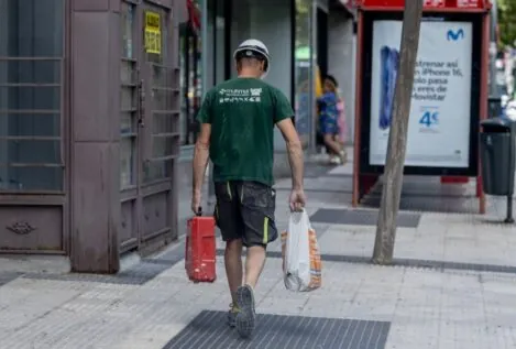El paro bajó en 1.357 personas en julio, hasta 2,4 millones, su menor cifra en ese mes desde 2007