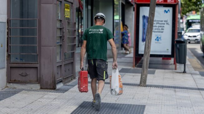 El paro bajó en 1.357 personas en julio, hasta 2,4 millones, su menor cifra en ese mes desde 2007