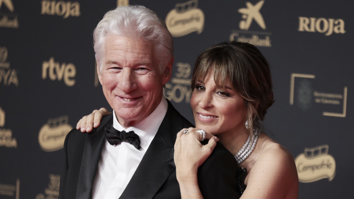 La playa favorita de Richard Gere en Galicia está rodeada de acantilados y arena dorada