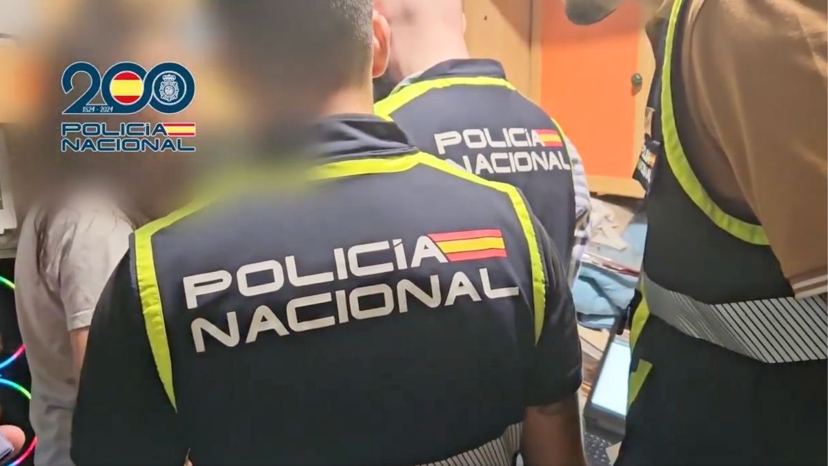 Detenida por amenazar a policías y exponer sus fotografías y datos en redes sociales