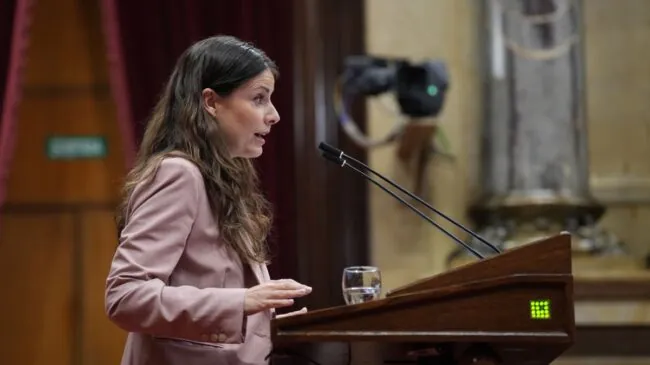 Junts asegura que el plan de dependencia de Illa es una «operación de propaganda»