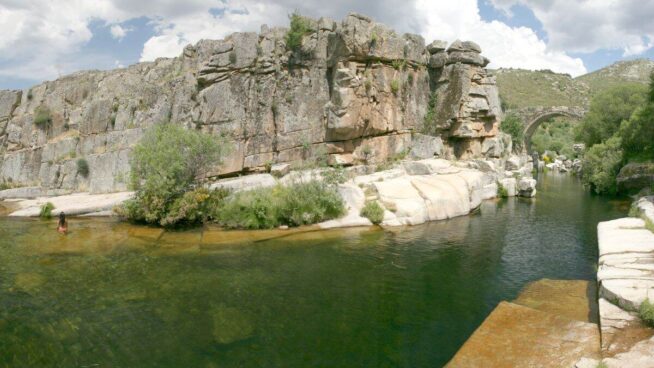 El Pozo de las Paredes: el lago de Castilla y León para refrescarse este verano
