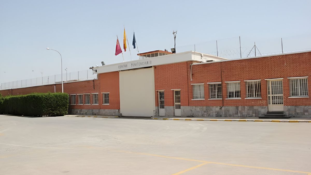 Un preso mata a su compañero de celda con la tapa de una lata de atún en la prisión Murcia I