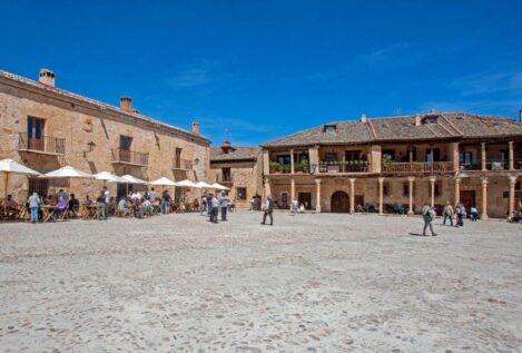El pueblo más bonito de Segovia donde ver las Perseidas y comer cordero al horno